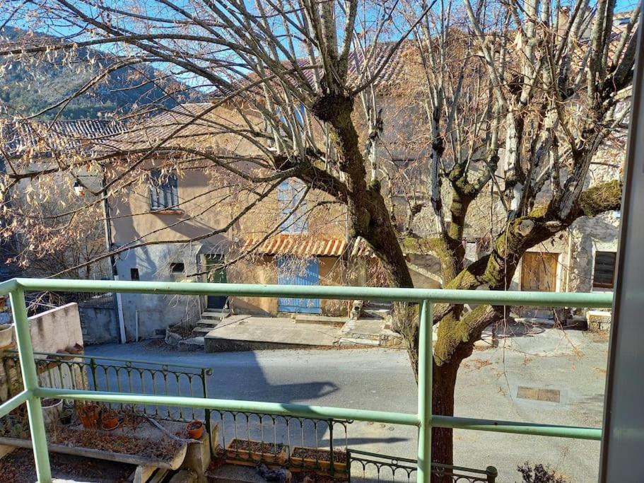 Comps Sur Artuby, Le Tilleul Et Le Four, Jabron Kültér fotó